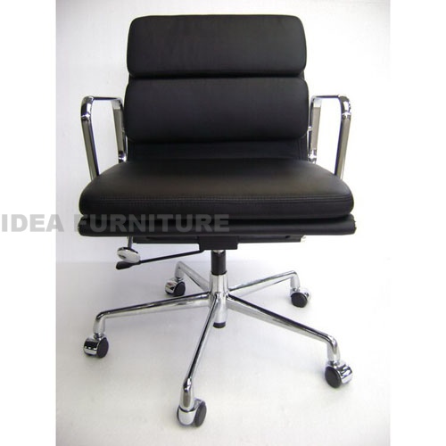 Eames softpad chair