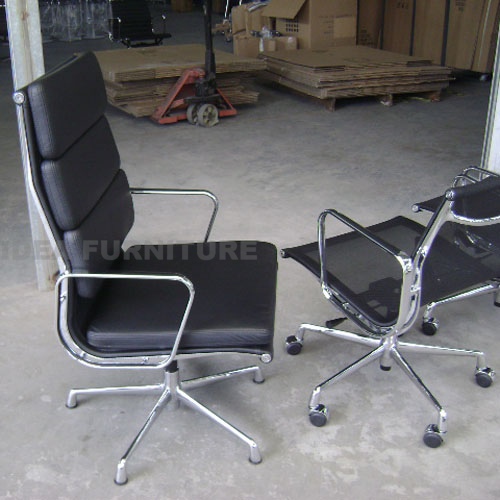 Eames Soft Pad Group Side Chair