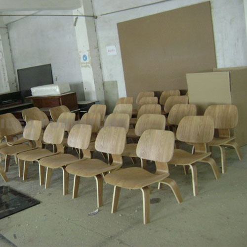 Eames plywood lounge chair