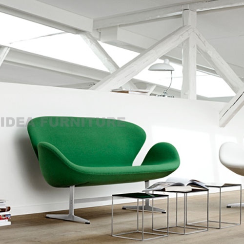 Arne Jacobsen Swan Sofa