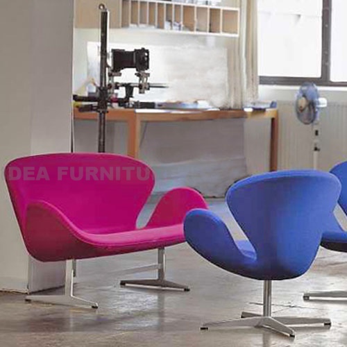 Arne Jacobsen Swan Sofa