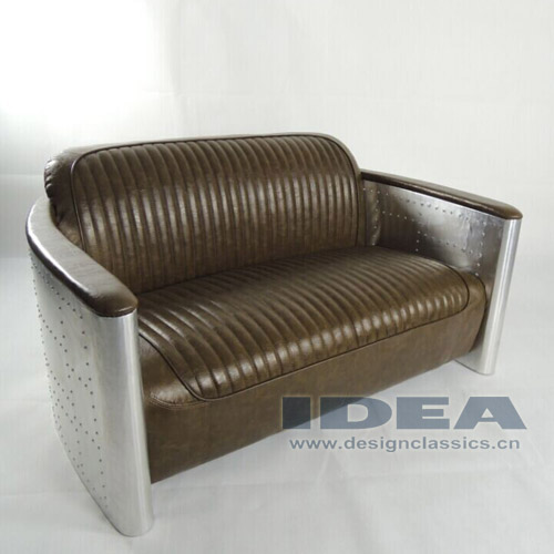 Tomcat Sofa