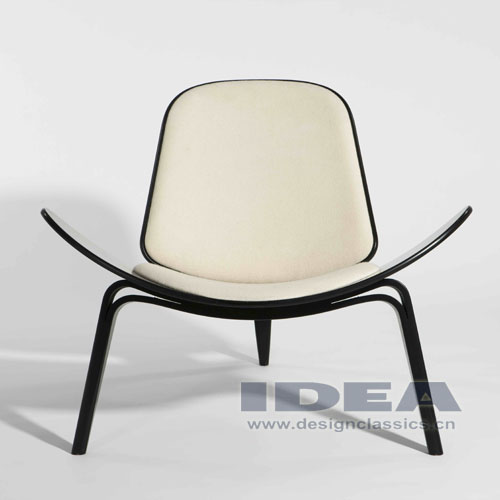 Wegner Shell Chair Black-White