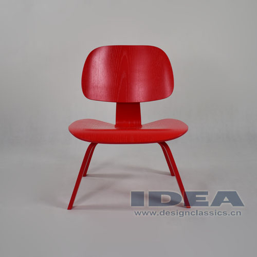 Eames plywood lounge chair