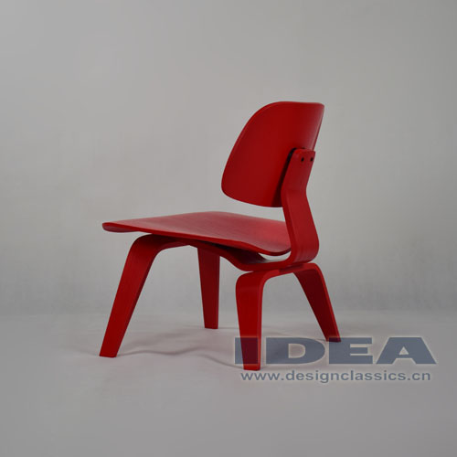 Eames Molded Plywood Lounge Chair Red