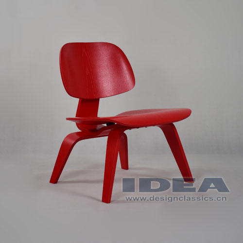 Eames Molded Plywood Lounge Chair Red