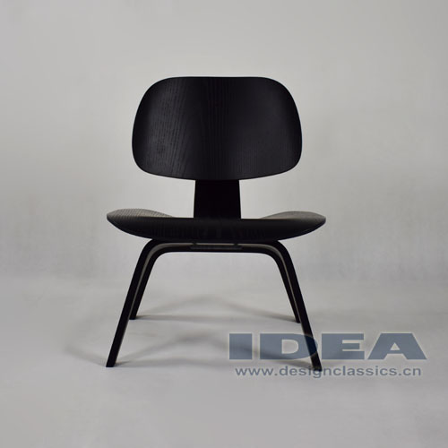 Eames Molded Plywood Lounge Chair Black