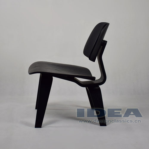 Eames Molded Plywood Lounge Chair Black