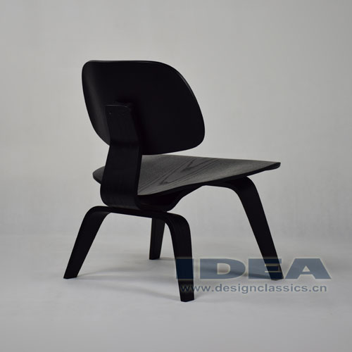 Eames Molded Plywood Lounge Chair Black