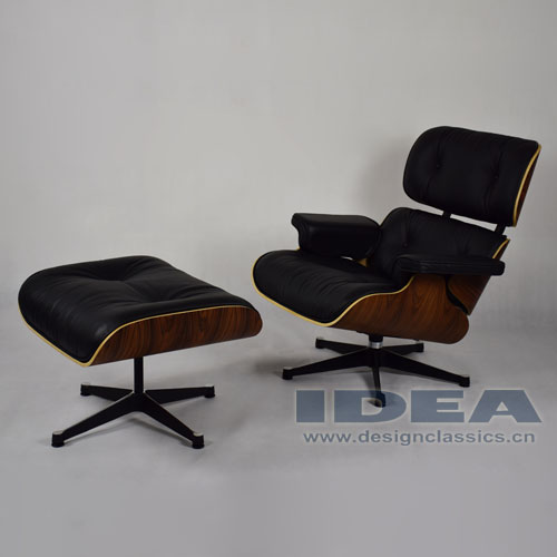 Charles Eames Lounge Chair and Ottoman Rosewood Veneer Black Leather