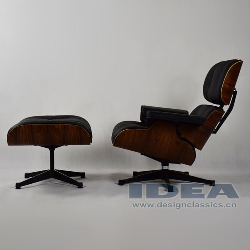 Charles Eames Lounge Chair and Ottoman Rosewood Veneer Black Leather